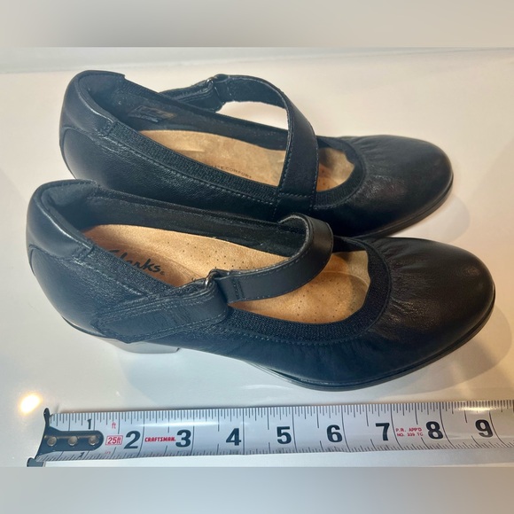 Clarks Emily 2 Mable Pumps Mary Jane Black Size 6 Leather Black - Picture 6 of 10